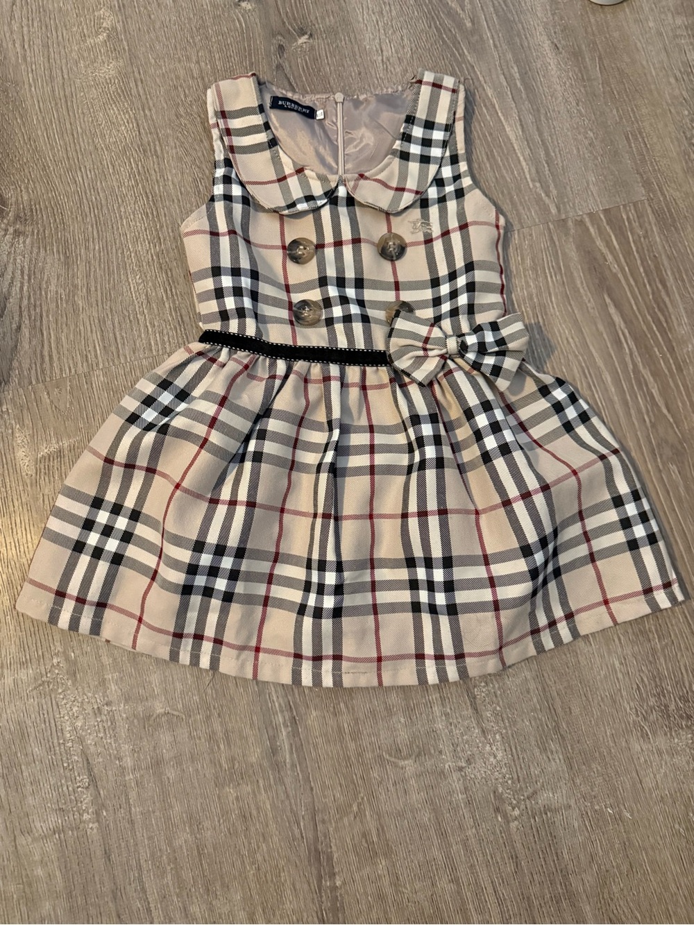 Burberry kids dress like new never worn size 4-5t OBO